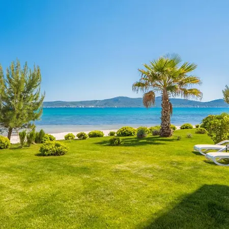 Beachfront Luxe Designer