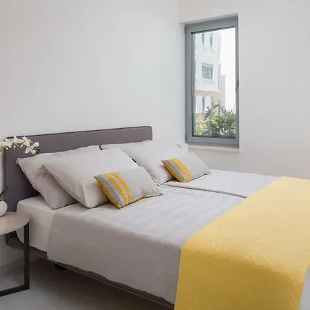 Apartment Beachfront Luxe Designer
