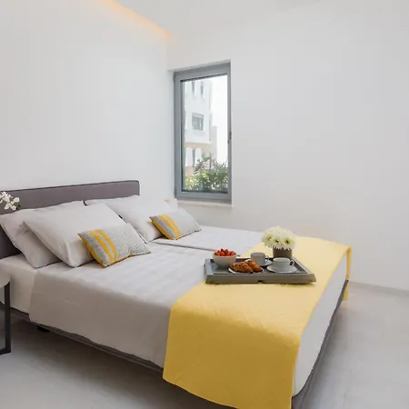 Apartment Beachfront Luxe Designer