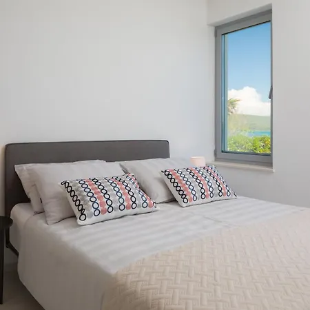 Beachfront Luxe Designer Sukošan