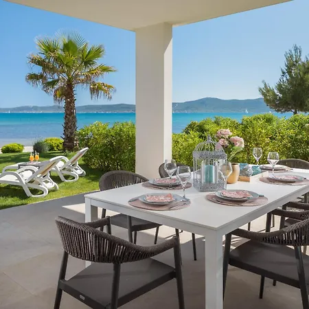 Beachfront Luxe Designer Apartment