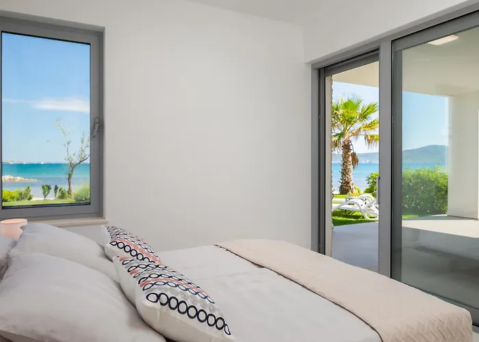 Beachfront Luxe Designer Sukošan